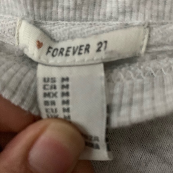 Grey patch sweater - Picture 2 of 2